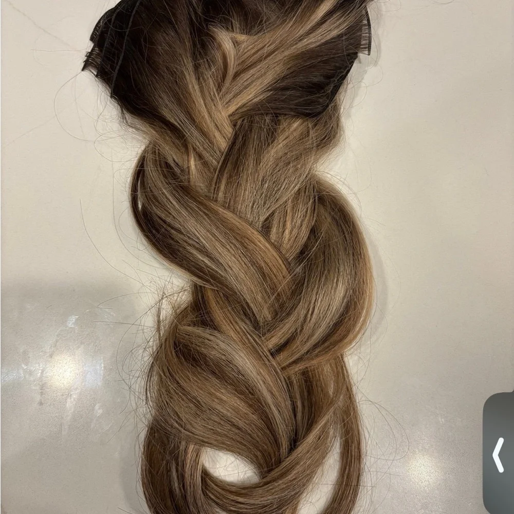 Elegant Brown Hair Extension - Picture 1 of 3